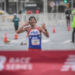 Maratón de Mar del Plata 2024: Ulises Sanguinetti y Anahí Castaño se consagran campeones en una jornada para el olvido