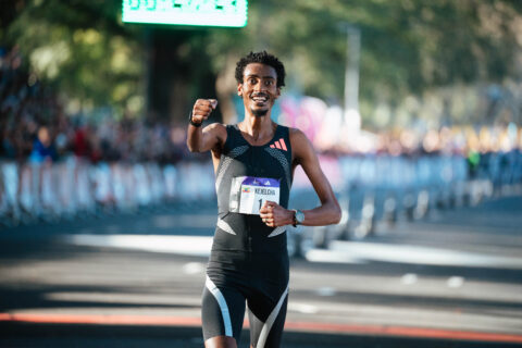 Yomif Kejelcha hizo historia en los 21K de Buenos Aires 2026 con un nuevo récord mundial